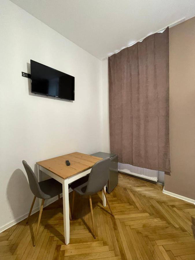 Schei Central Studios In The Heart Of Brasov Luaran gambar