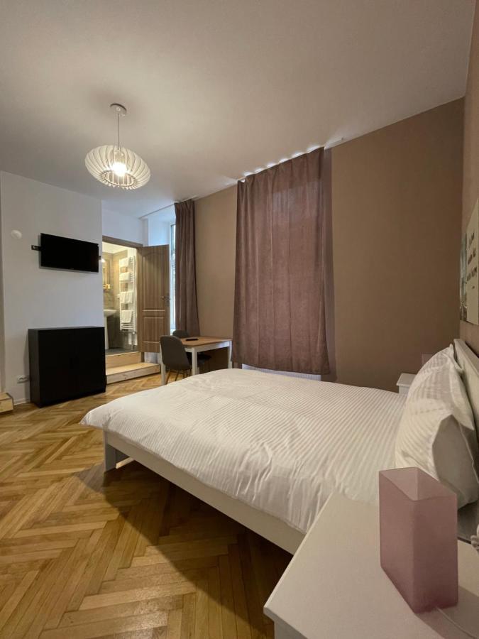Schei Central Studios In The Heart Of Brasov Luaran gambar