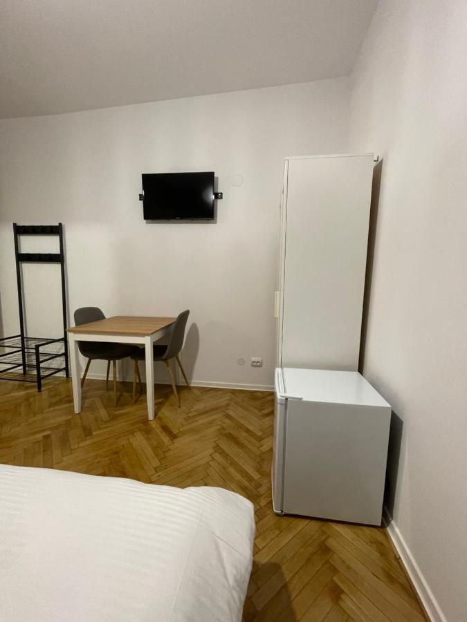 Schei Central Studios In The Heart Of Brasov Luaran gambar