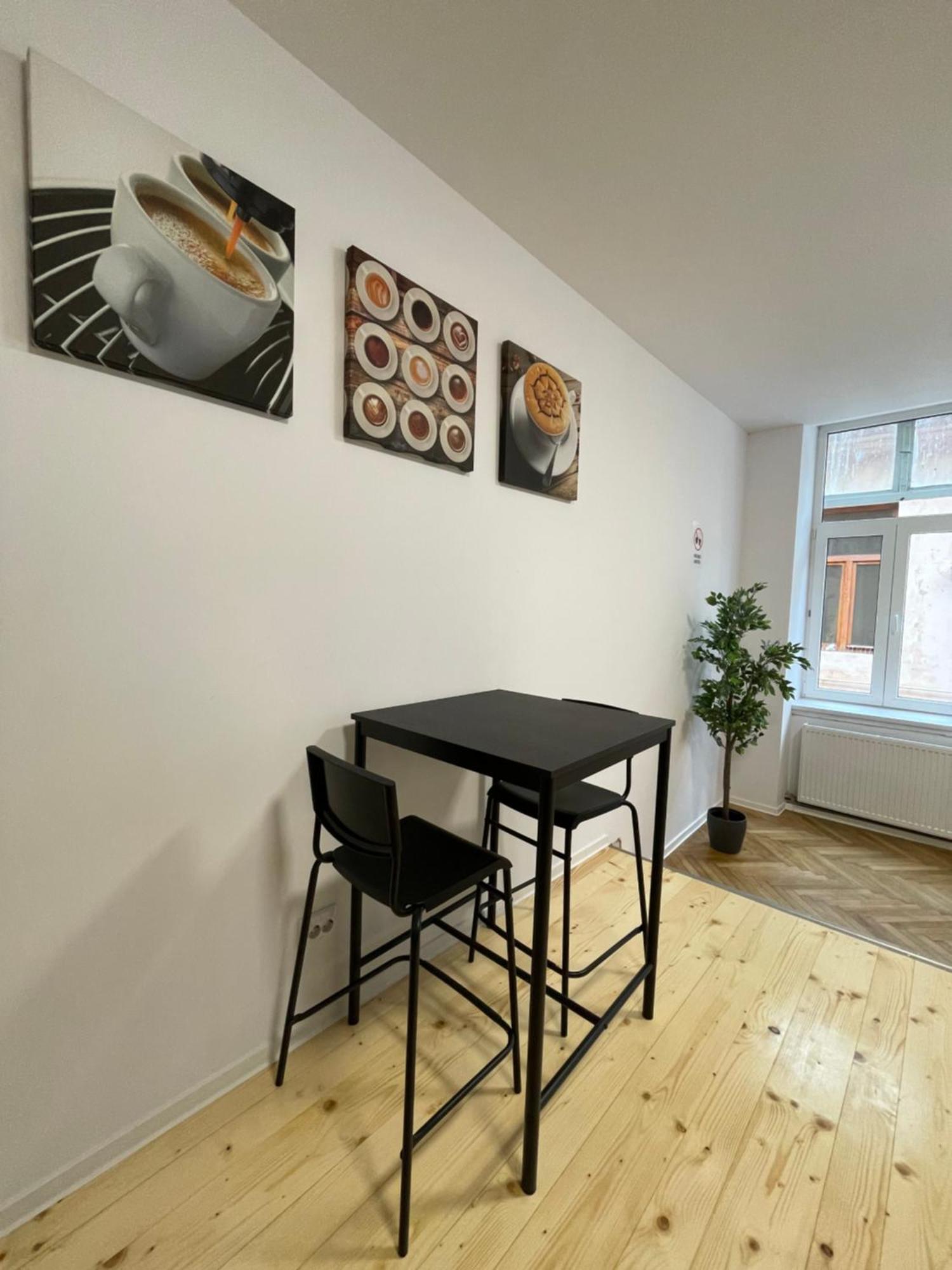 Schei Central Studios In The Heart Of Brasov Luaran gambar